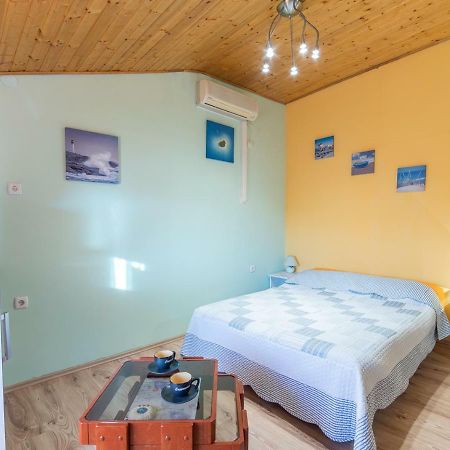 Apartment In Center Pula Bagian luar foto